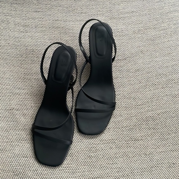 H&M Sandals - Picture 2 of 5
